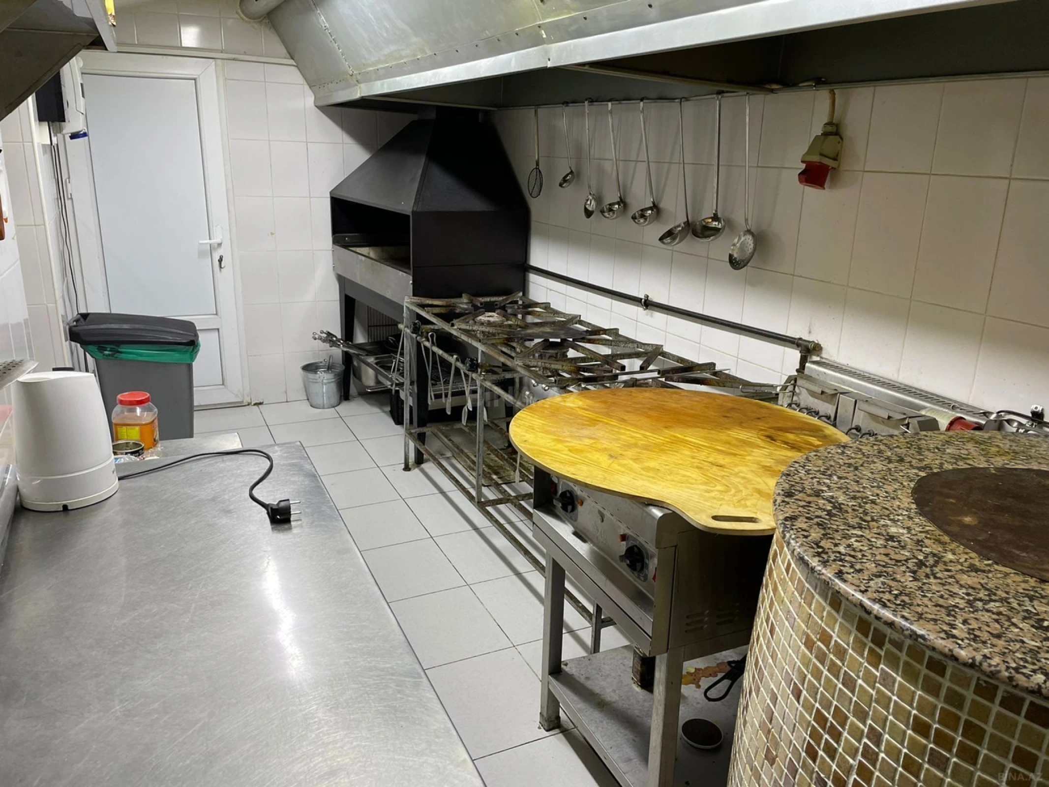 Kirayə verilir obyekt 245 m²