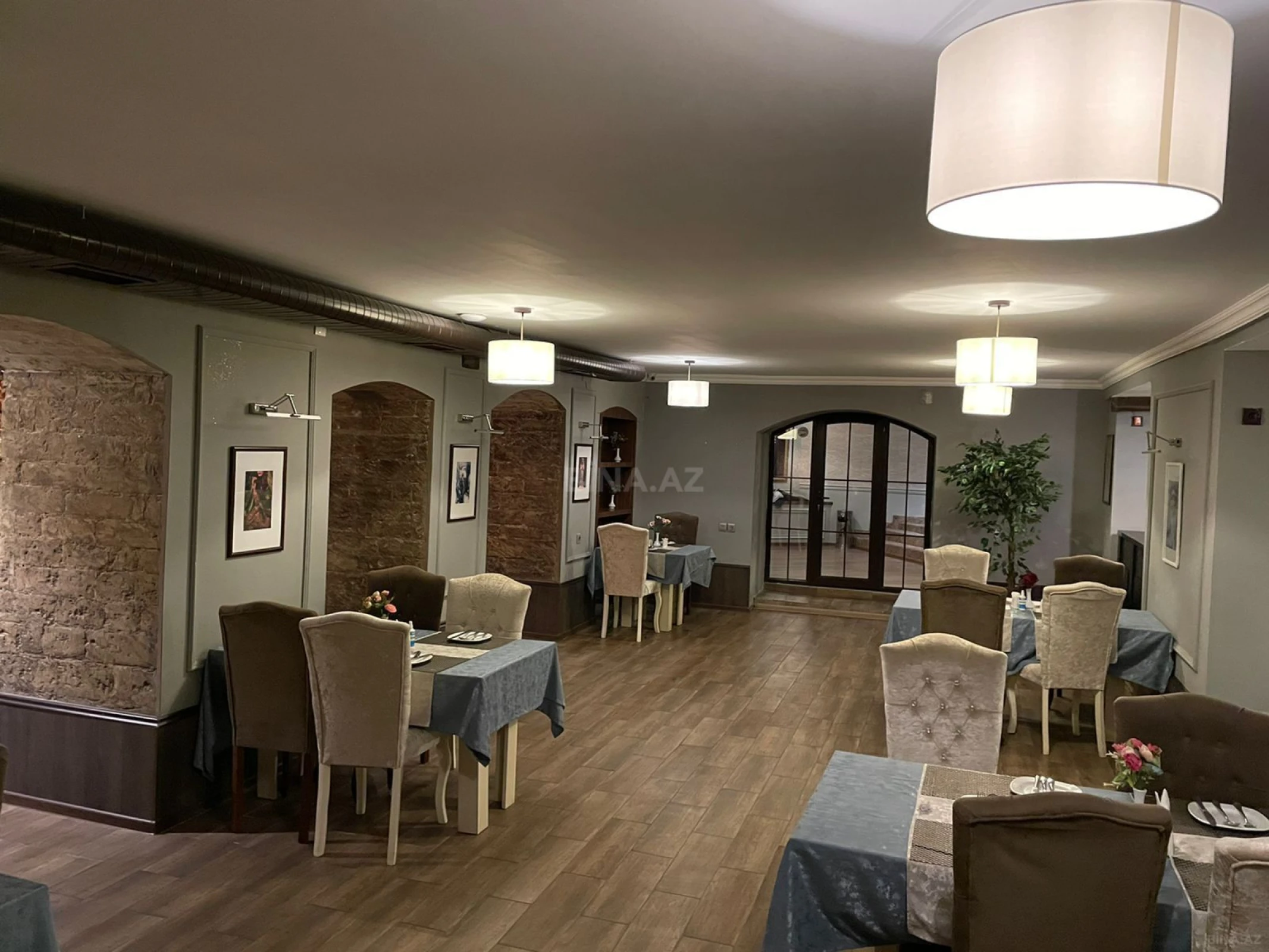 Kirayə verilir obyekt 245 m²