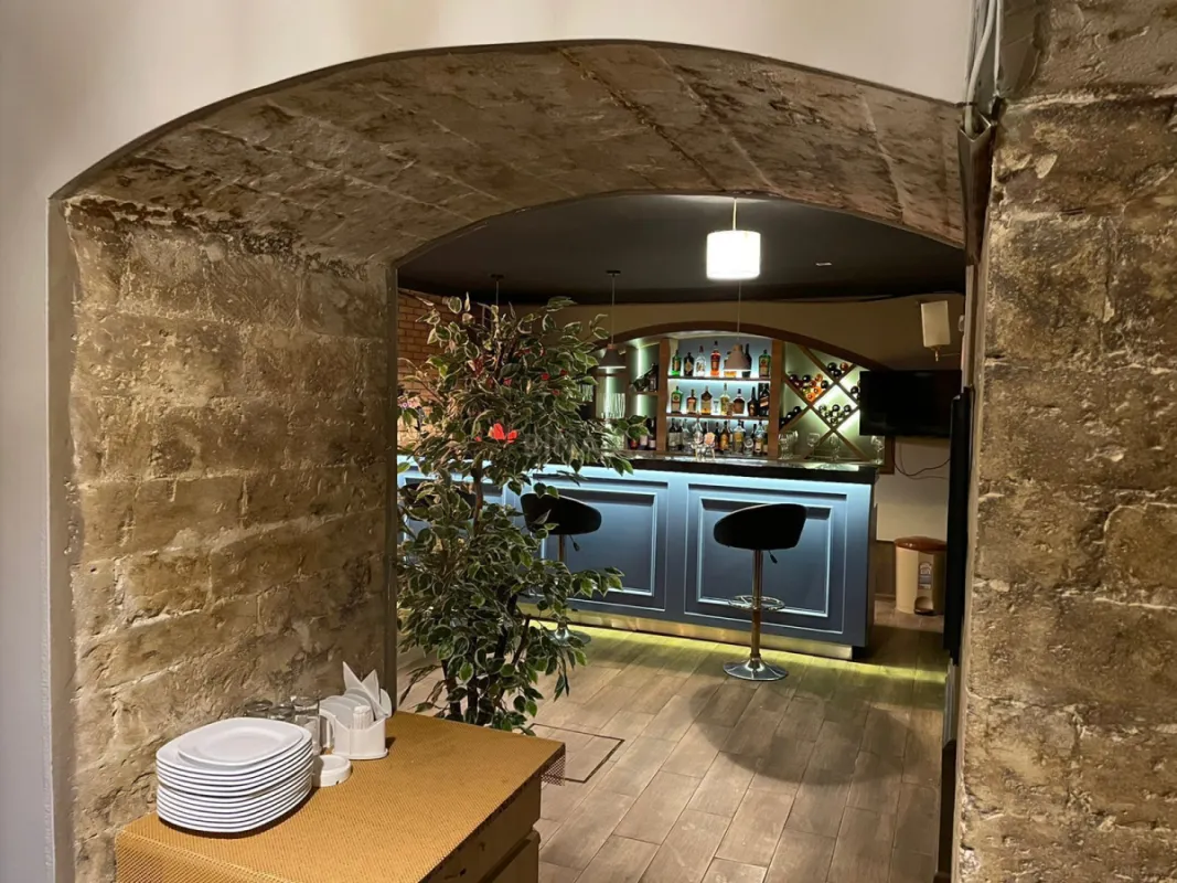 Kirayə verilir obyekt 245 m²