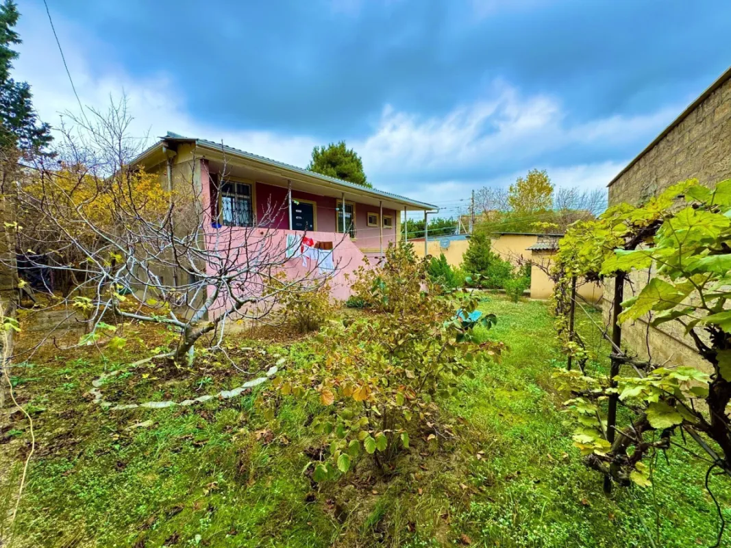 Satılır 4 otaqlı həyət evi 120 m²