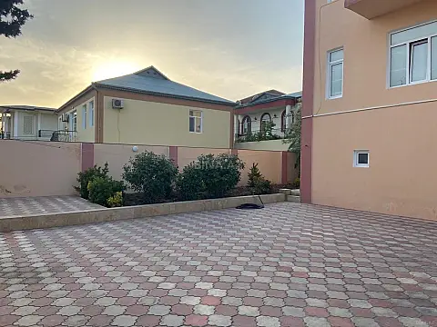 Satılır 6 otaqlı həyət evi 450 m²
