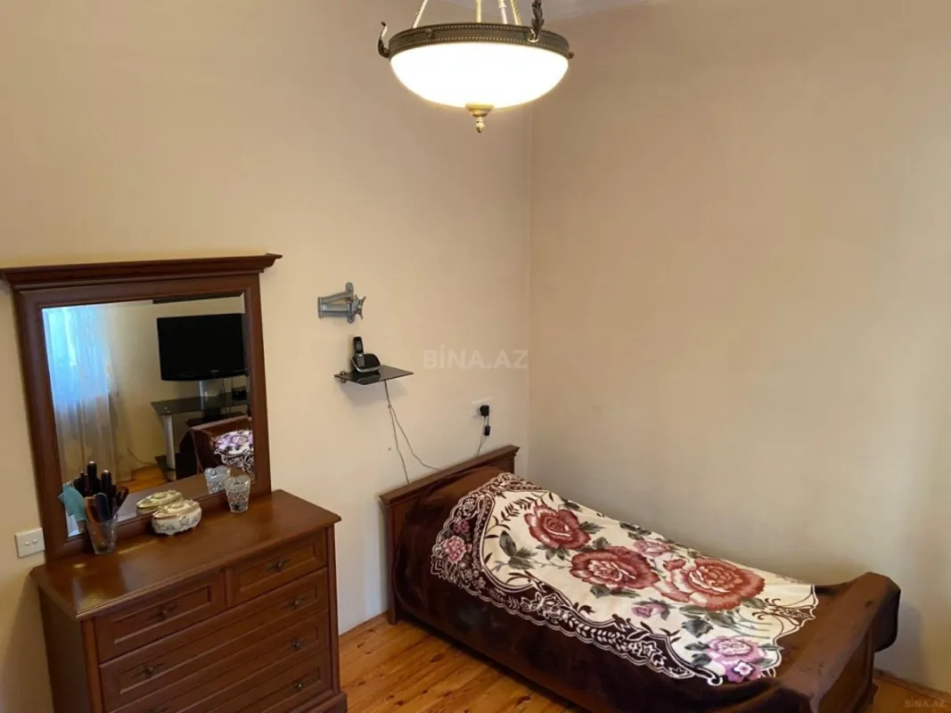 Satılır 6 otaqlı həyət evi 450 m²