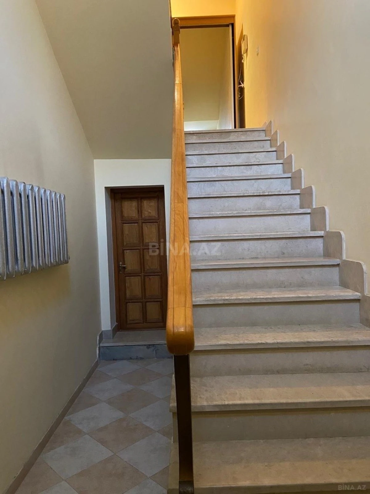 Satılır 6 otaqlı həyət evi 450 m²