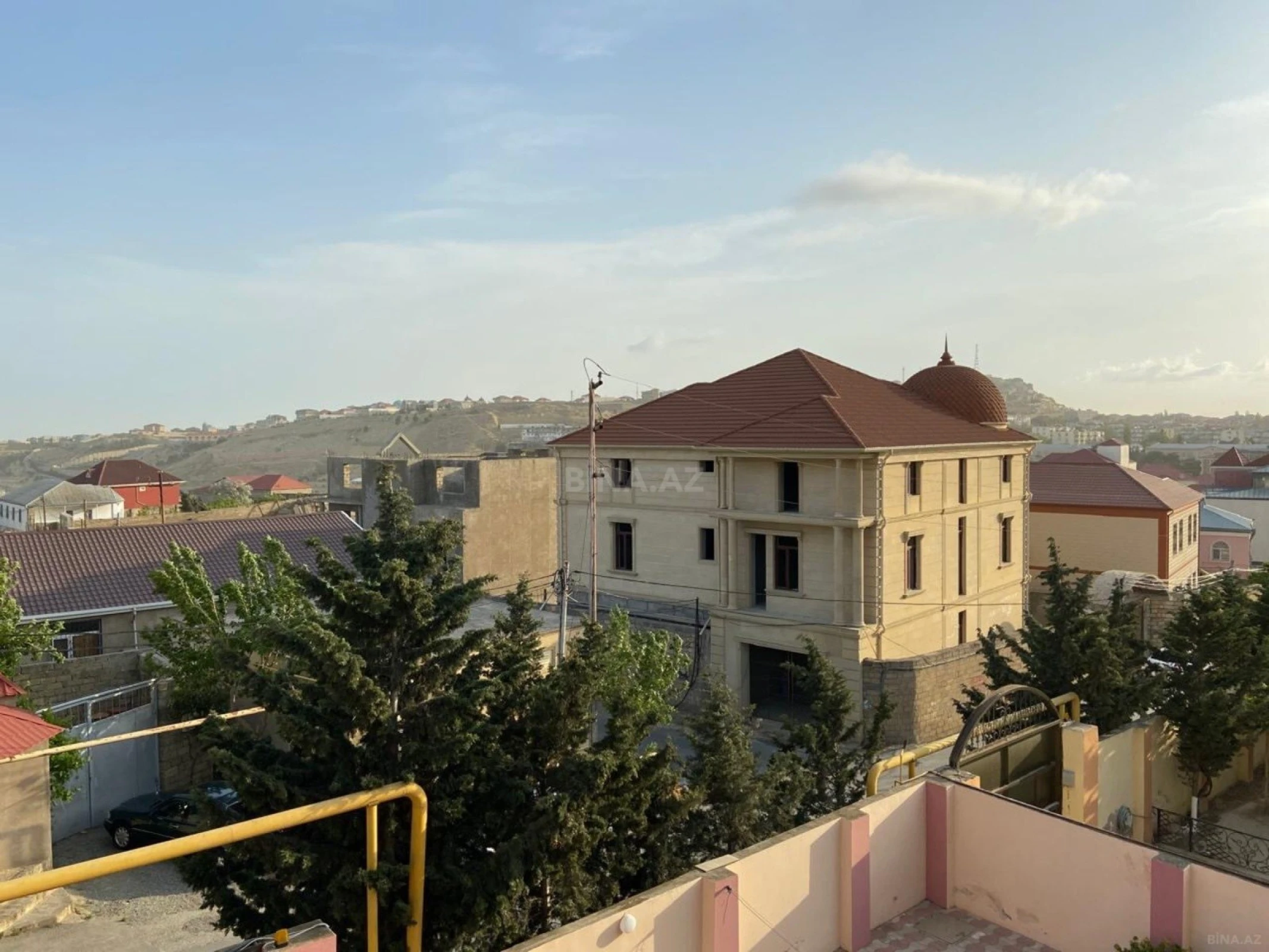Satılır 6 otaqlı həyət evi 450 m²