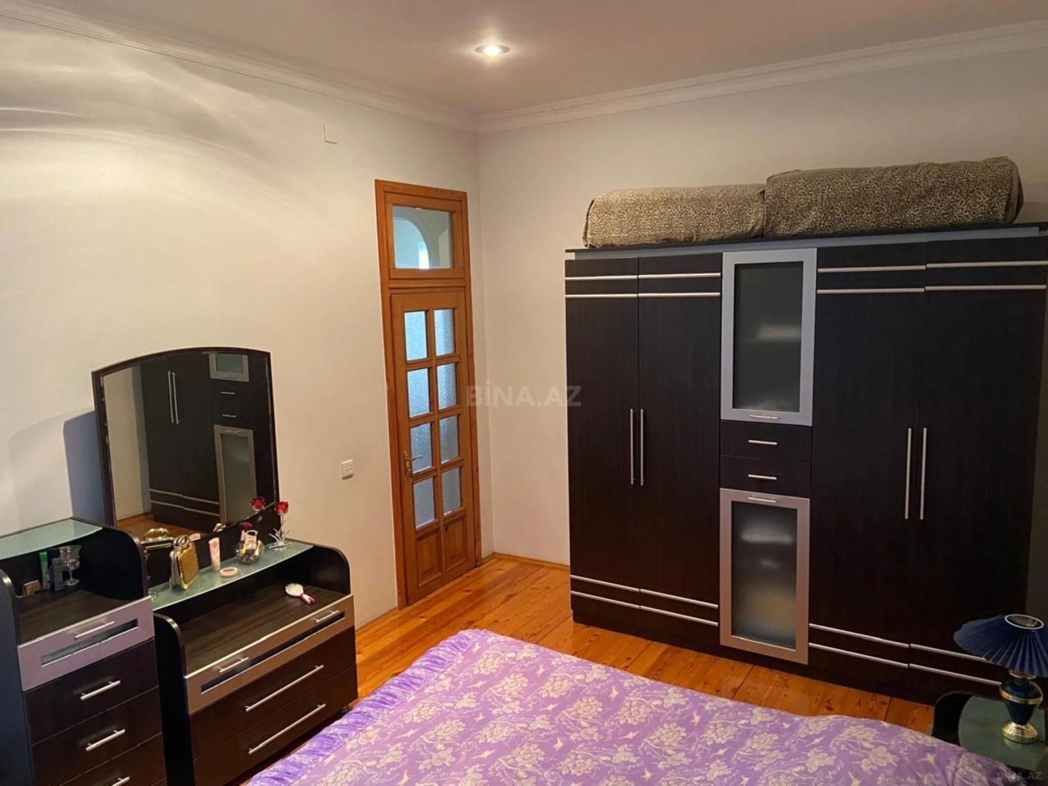Satılır 6 otaqlı həyət evi 450 m²