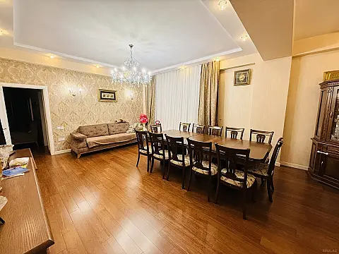Satılır 3 otaqlı mənzil 135 m² — Bakı 3 otaq 135.00 m²