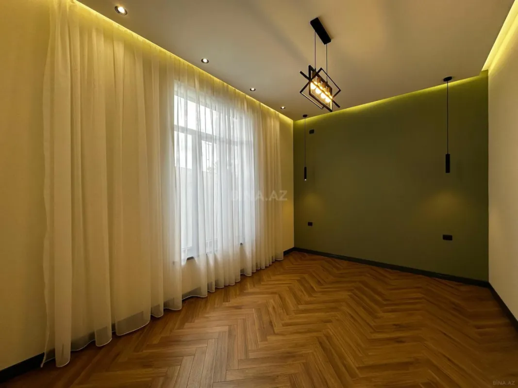 Satılır 5 otaqlı həyət evi 250 m²