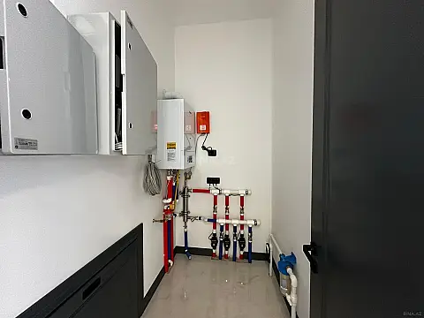 Satılır 5 otaqlı həyət evi 250 m²