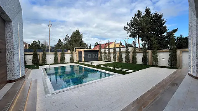 Satılır 5 otaqlı həyət evi 250 m²