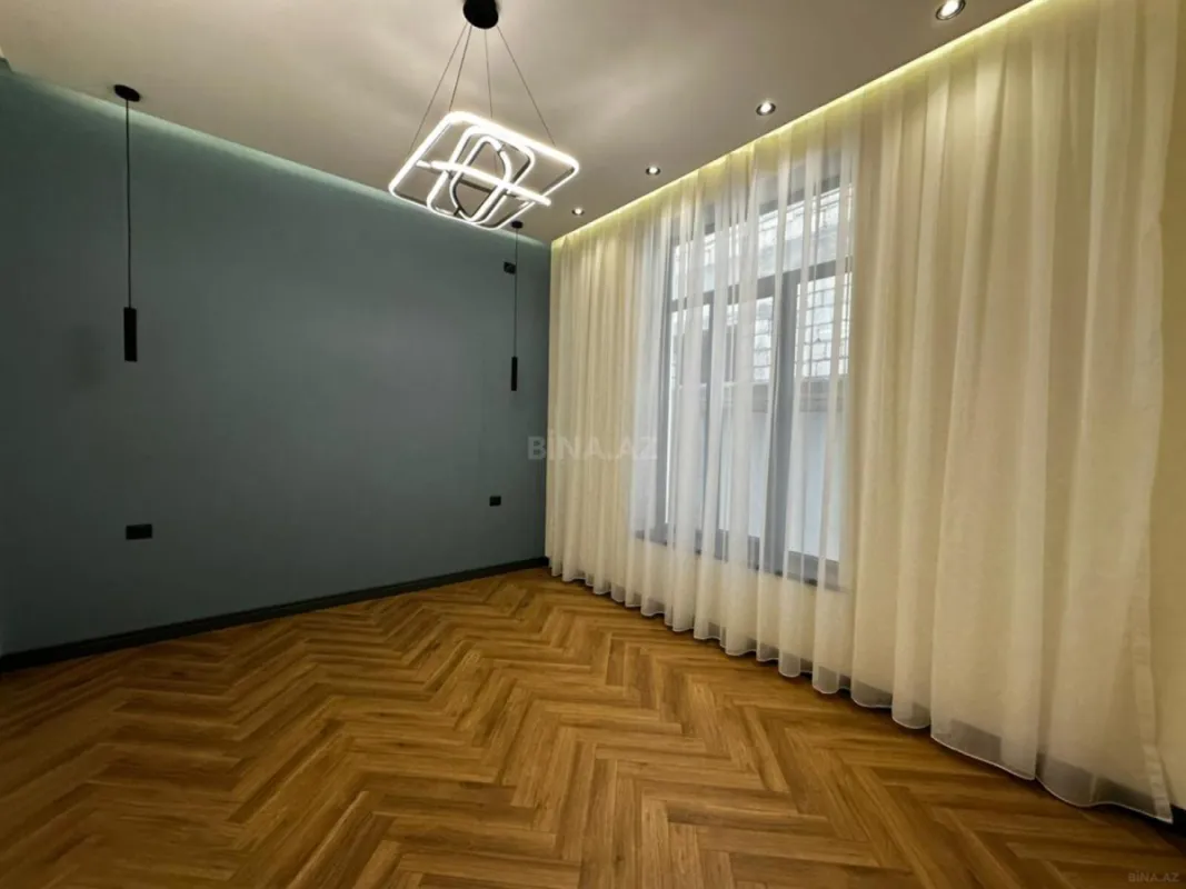 Satılır 5 otaqlı həyət evi 250 m²