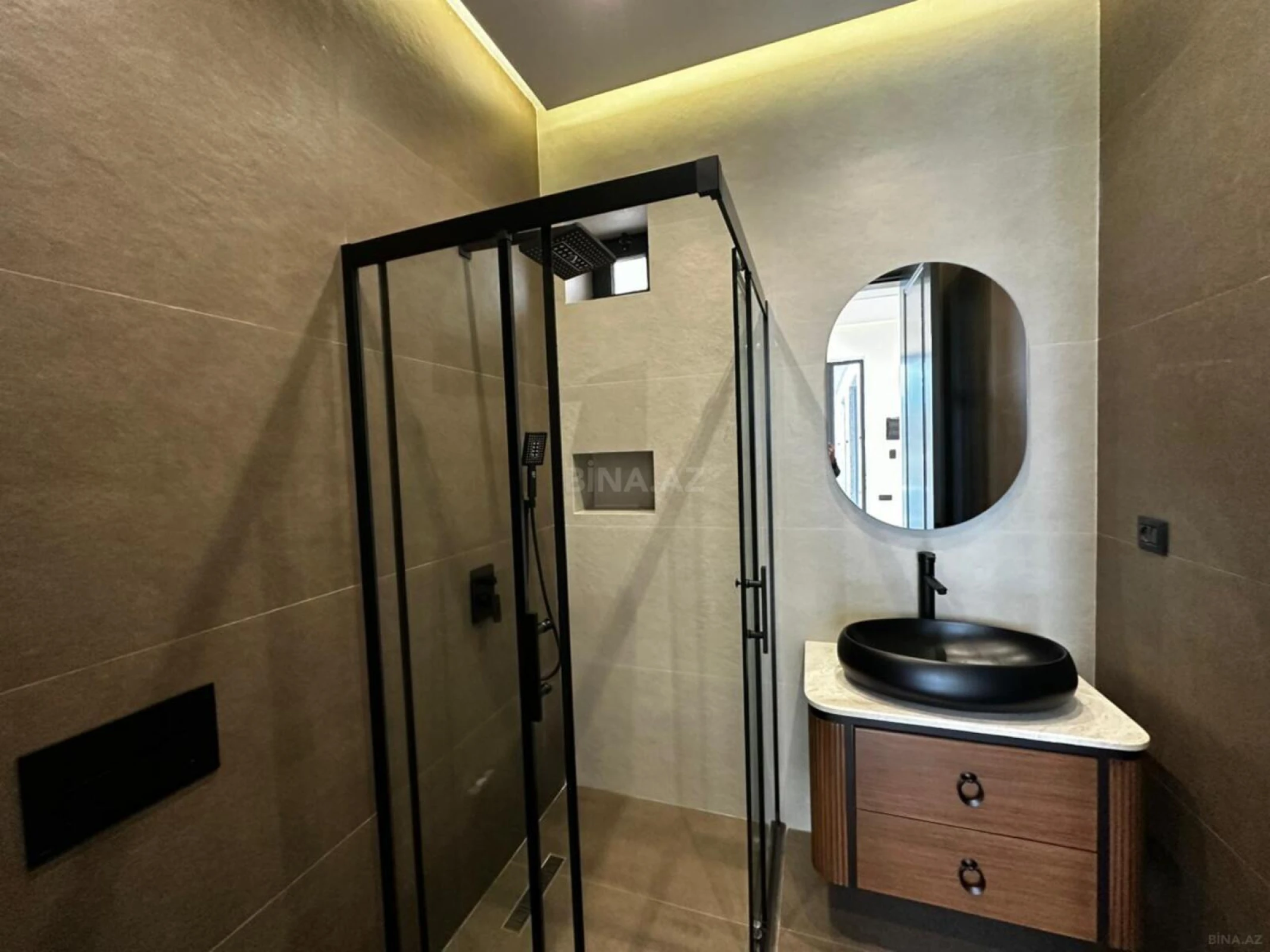 Satılır 5 otaqlı həyət evi 250 m²