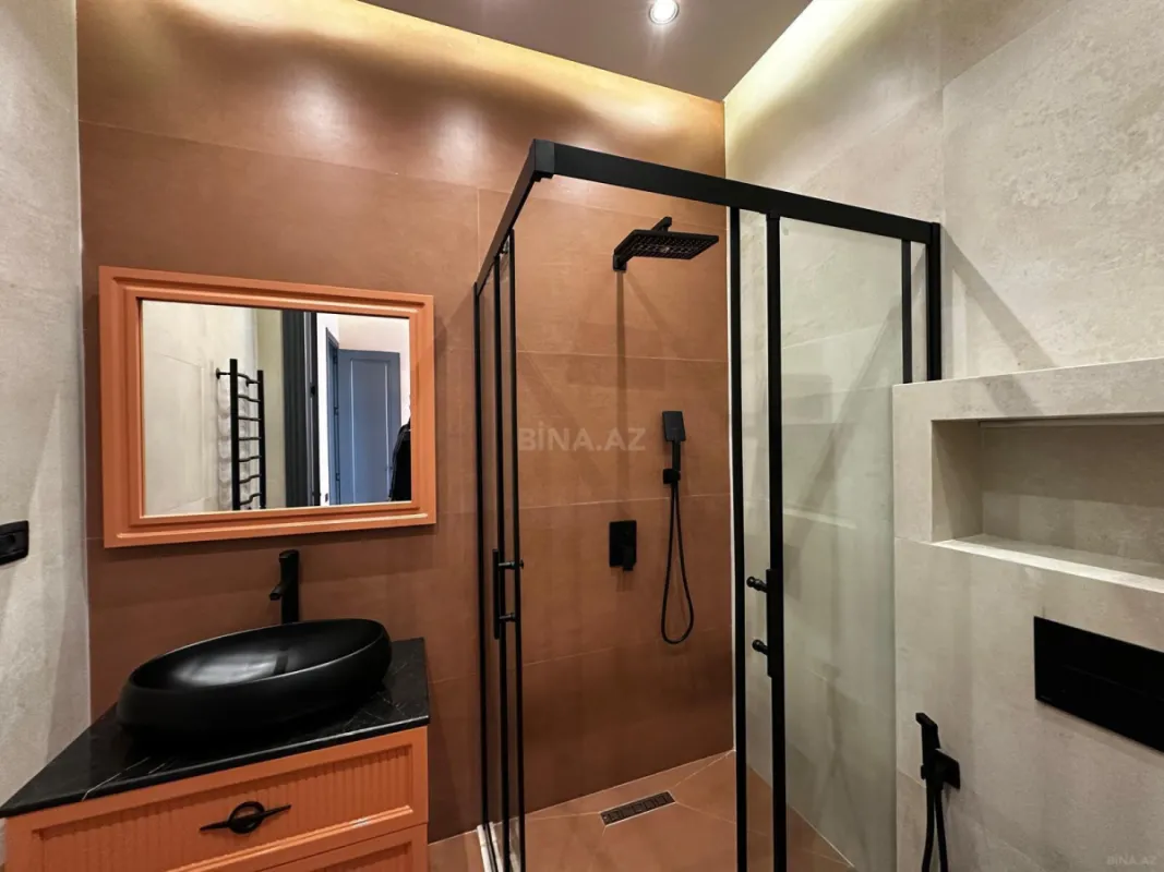 Satılır 5 otaqlı həyət evi 250 m²