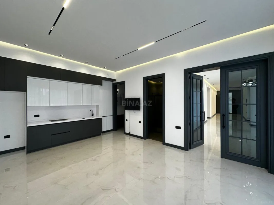 Satılır 5 otaqlı həyət evi 250 m²