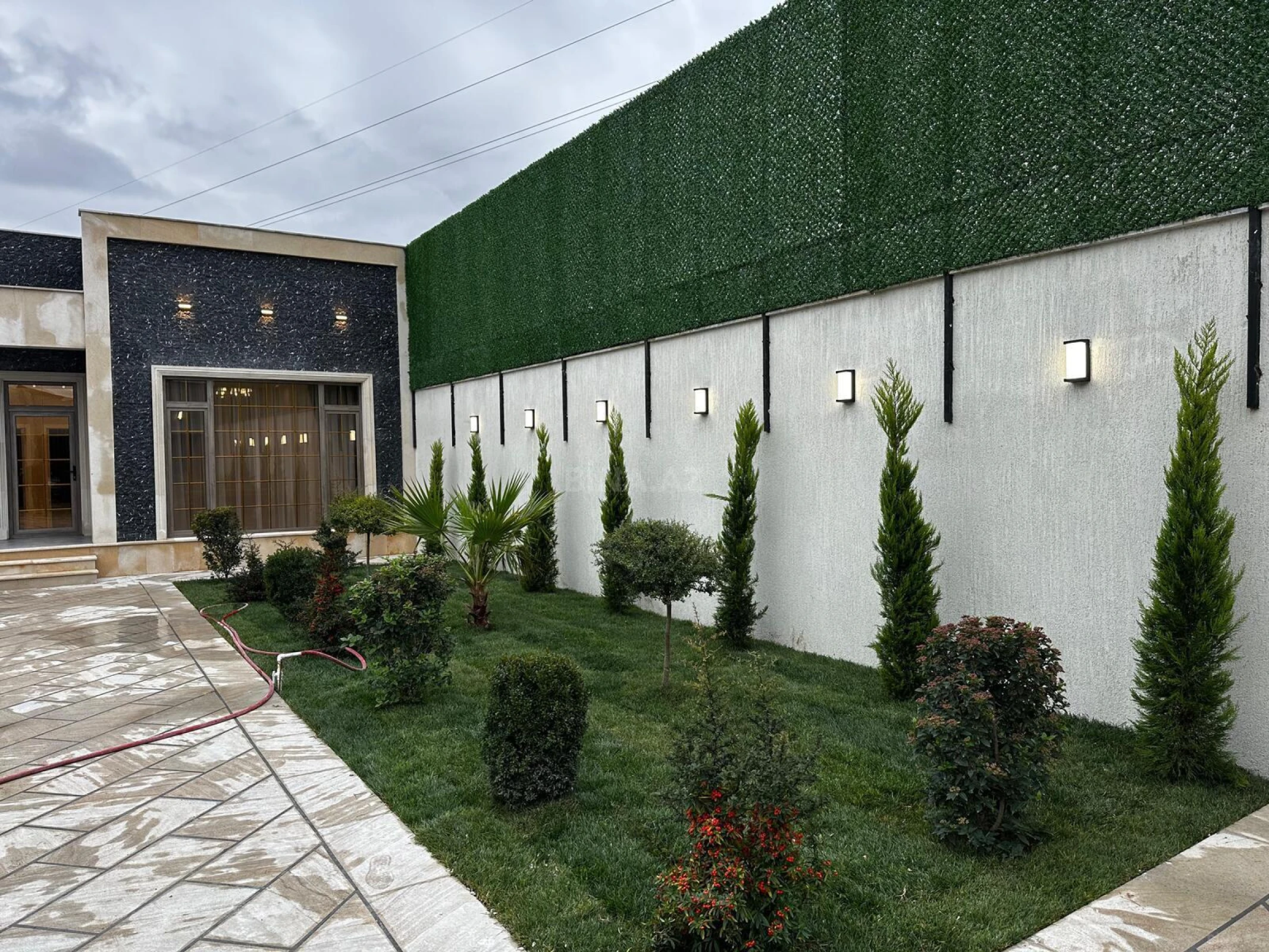 Satılır 4 otaqlı həyət evi 200 m²