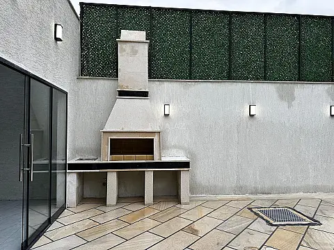 Satılır 4 otaqlı həyət evi 200 m²