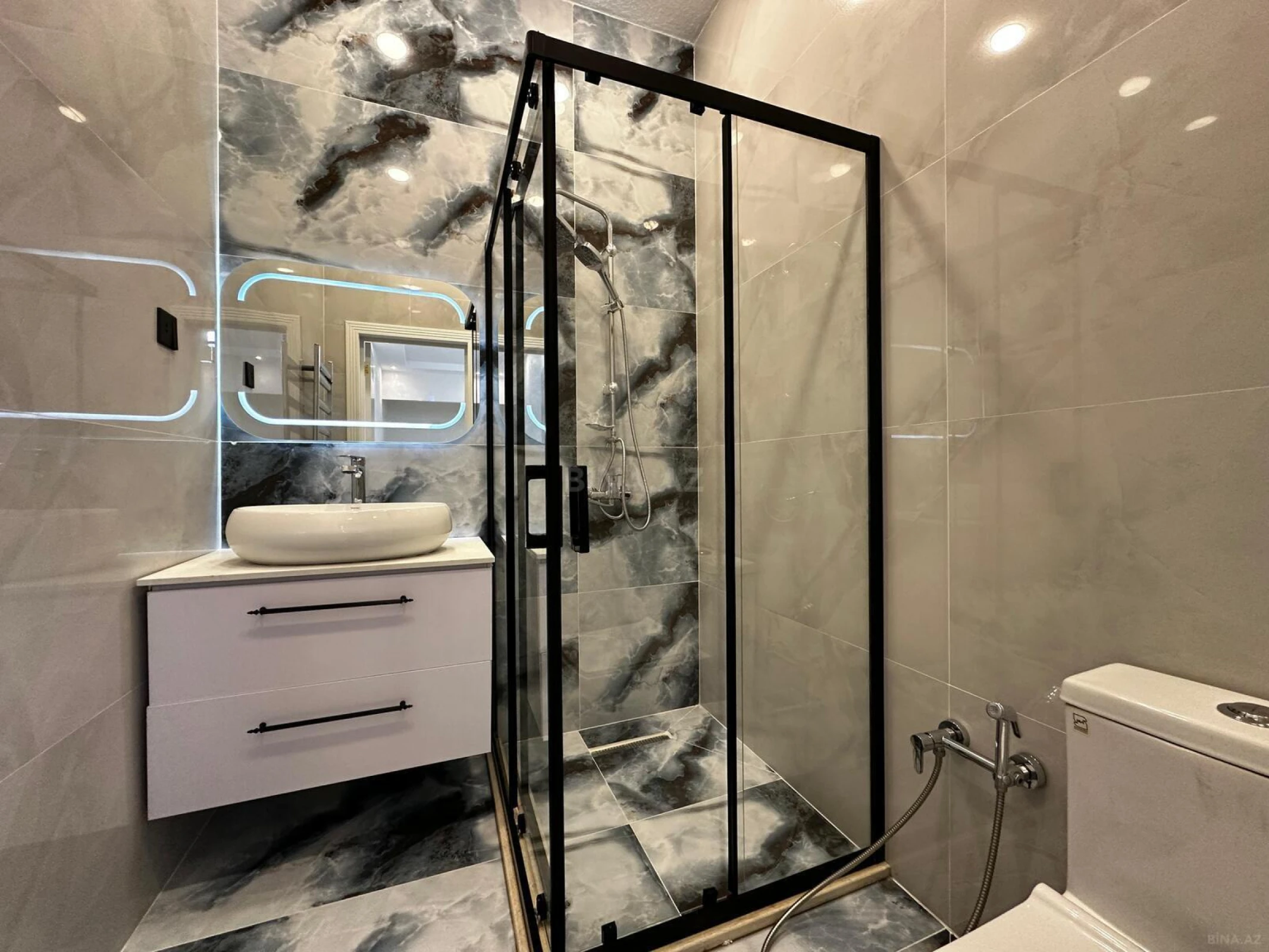 Satılır 4 otaqlı həyət evi 200 m²