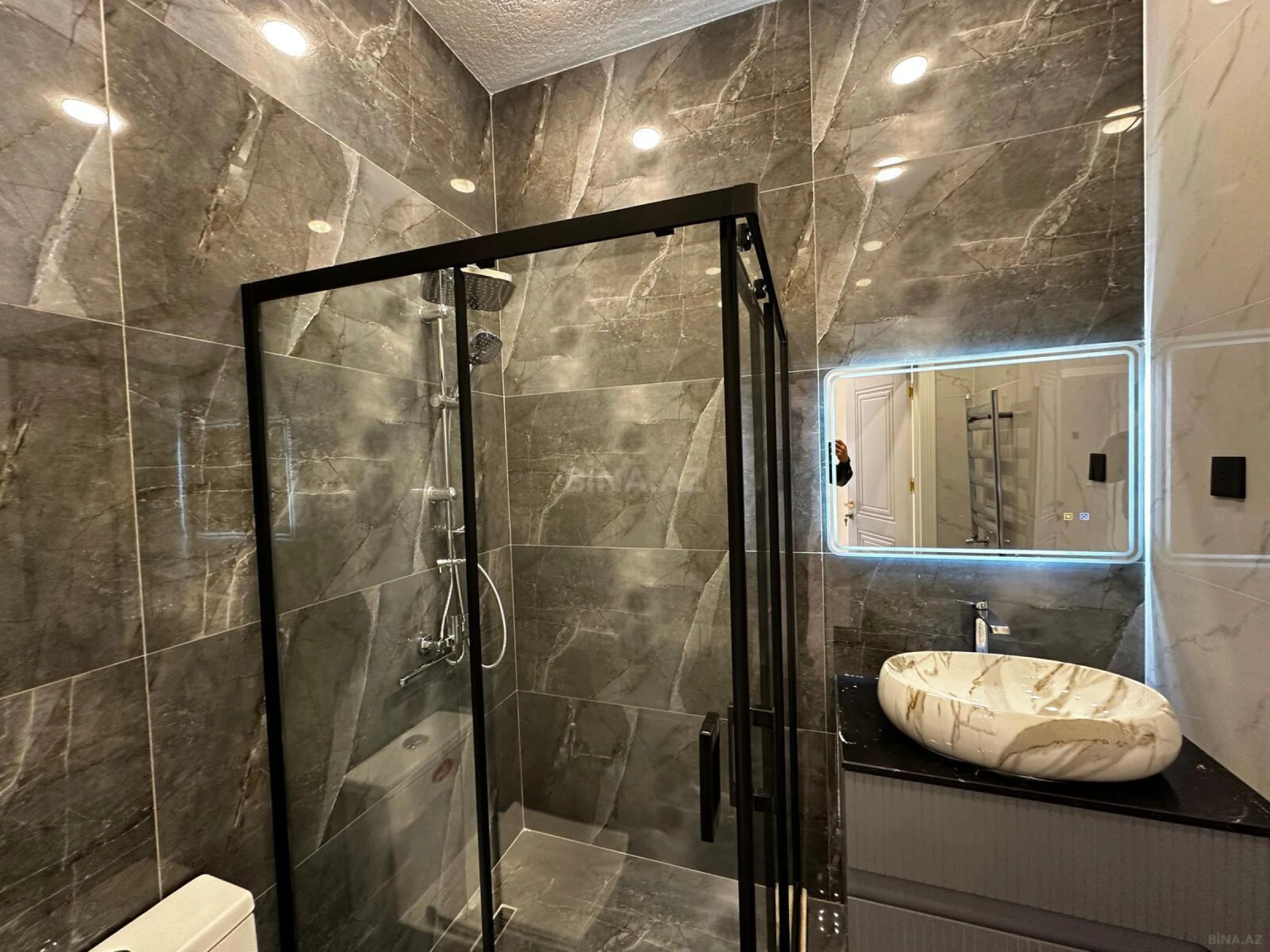 Satılır 4 otaqlı həyət evi 200 m²