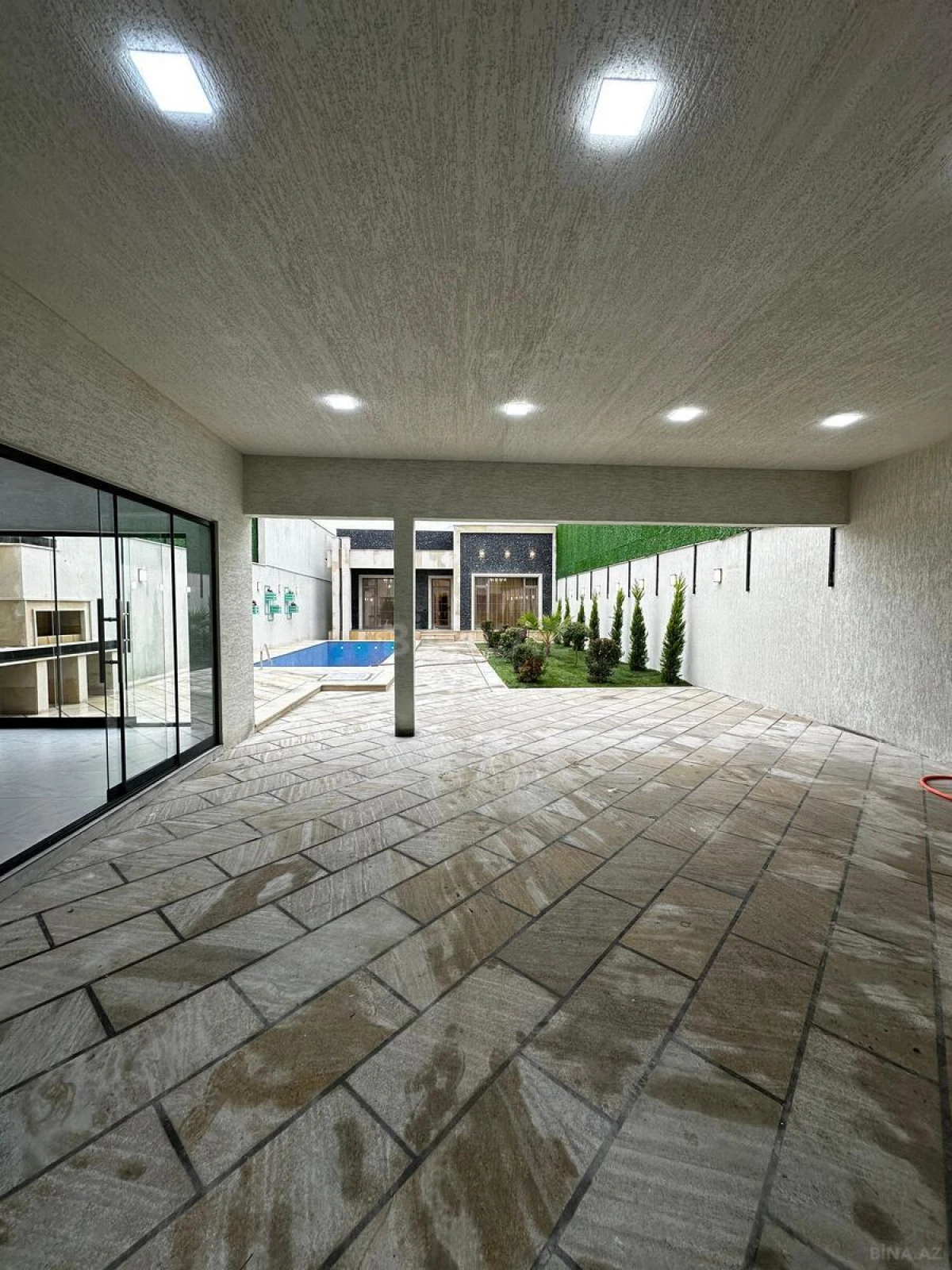 Satılır 4 otaqlı həyət evi 200 m²