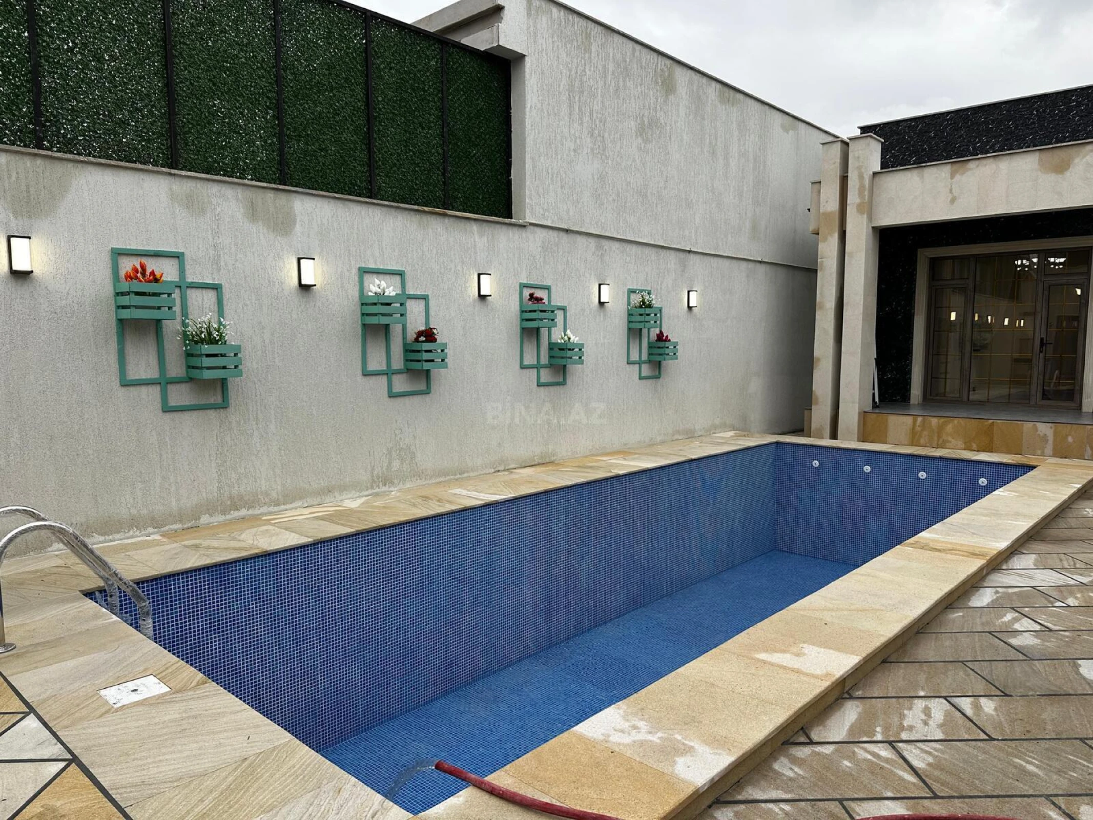 Satılır 4 otaqlı həyət evi 200 m²