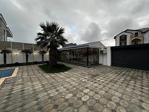 Satılır 6 otaqlı həyət evi 250 m²