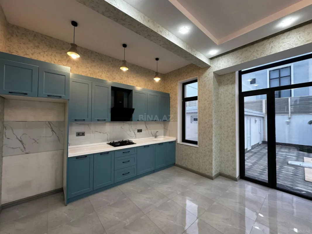 Satılır 6 otaqlı həyət evi 250 m²