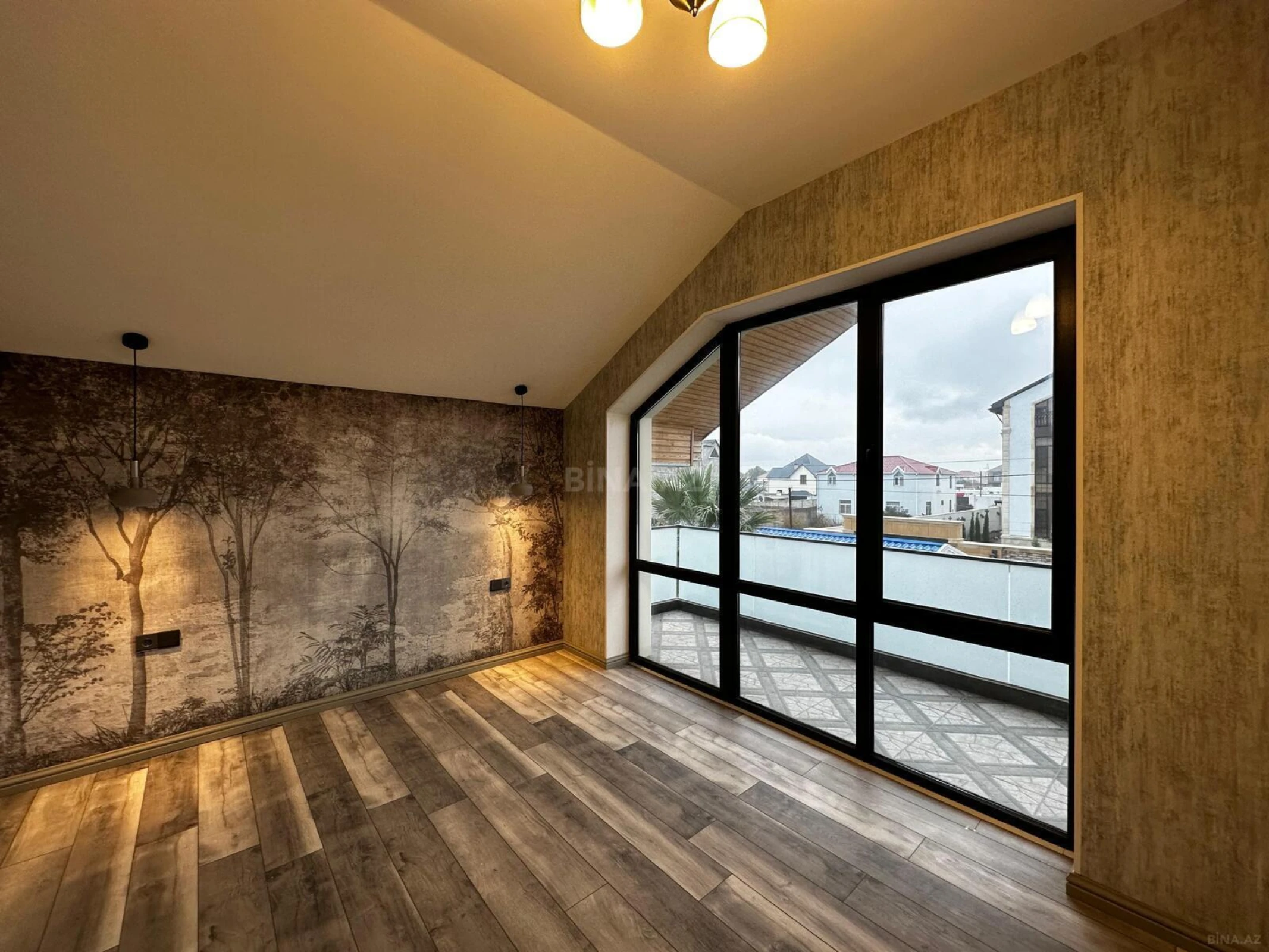 Satılır 6 otaqlı həyət evi 250 m²