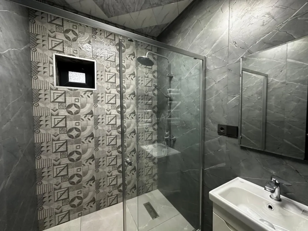 Satılır 6 otaqlı həyət evi 250 m²