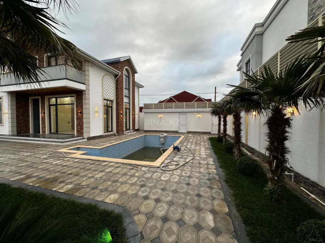 Satılır 6 otaqlı həyət evi 250 m²