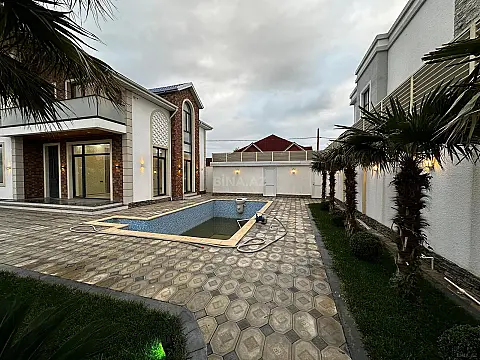 Satılır 6 otaqlı həyət evi 250 m²