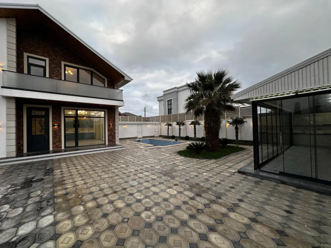 Satılır 6 otaqlı həyət evi 250 m²
