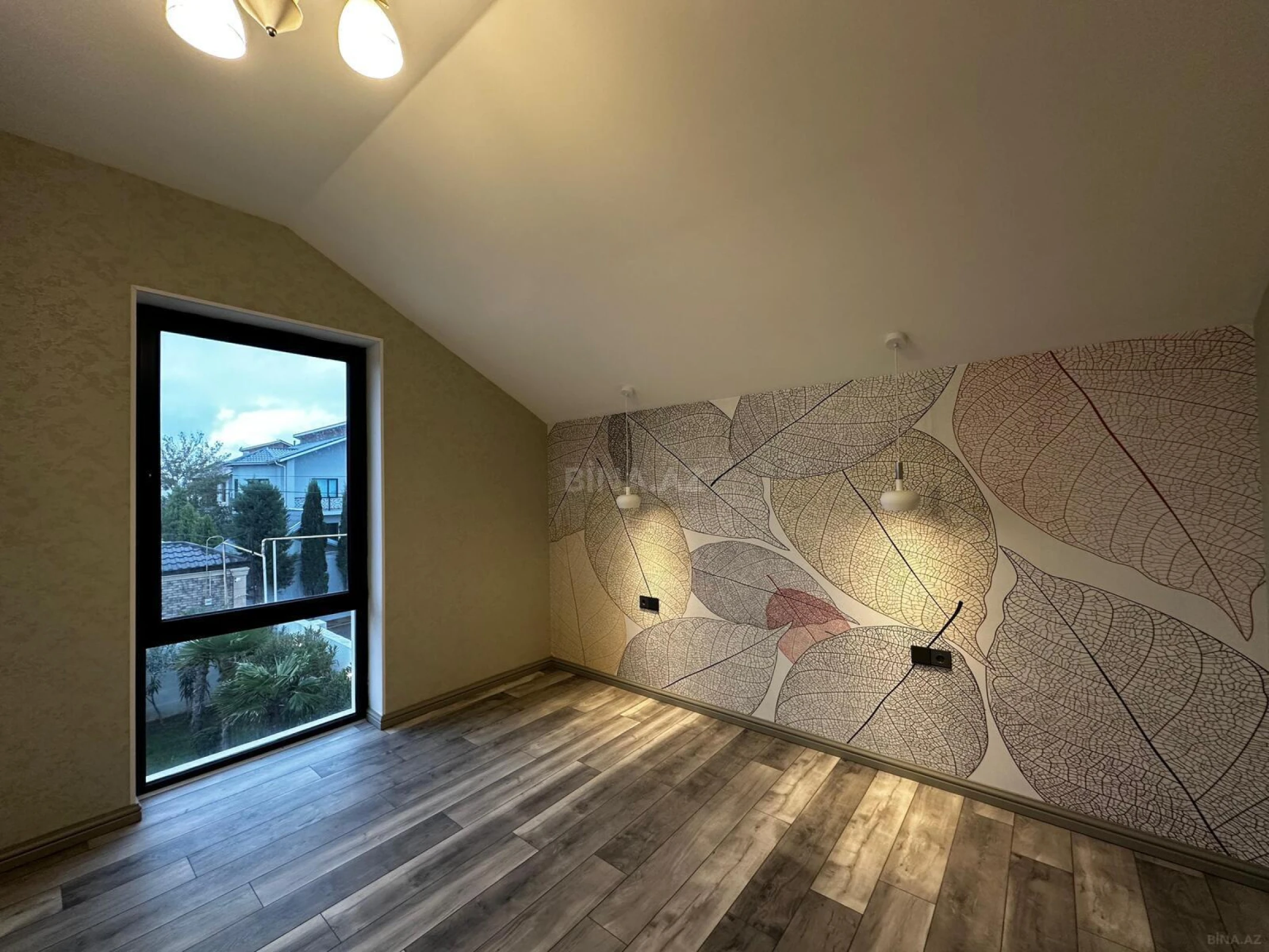 Satılır 6 otaqlı həyət evi 250 m²