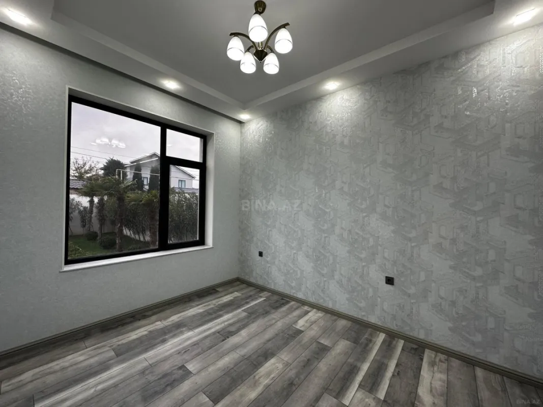Satılır 6 otaqlı həyət evi 250 m²
