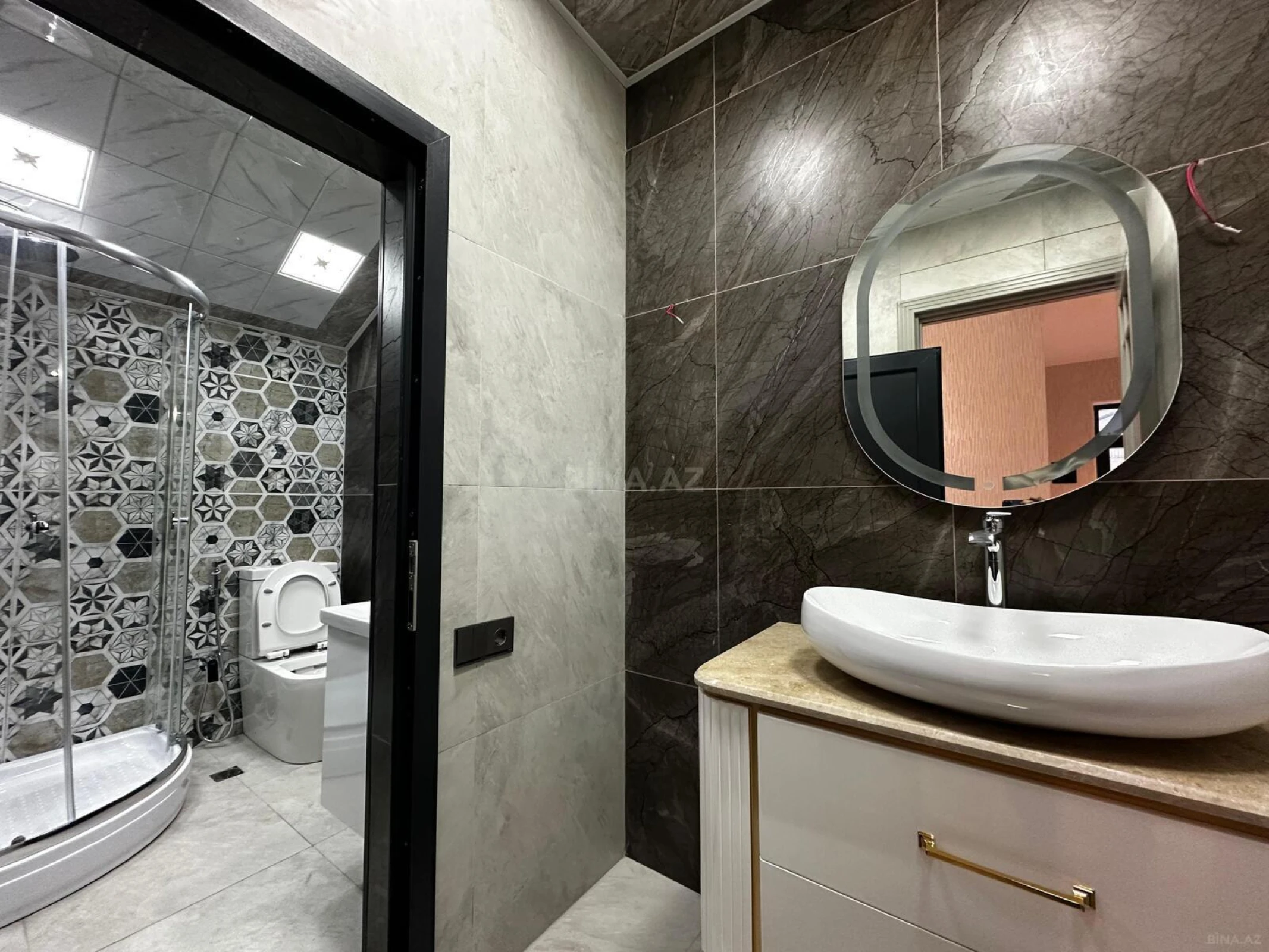 Satılır 6 otaqlı həyət evi 250 m²