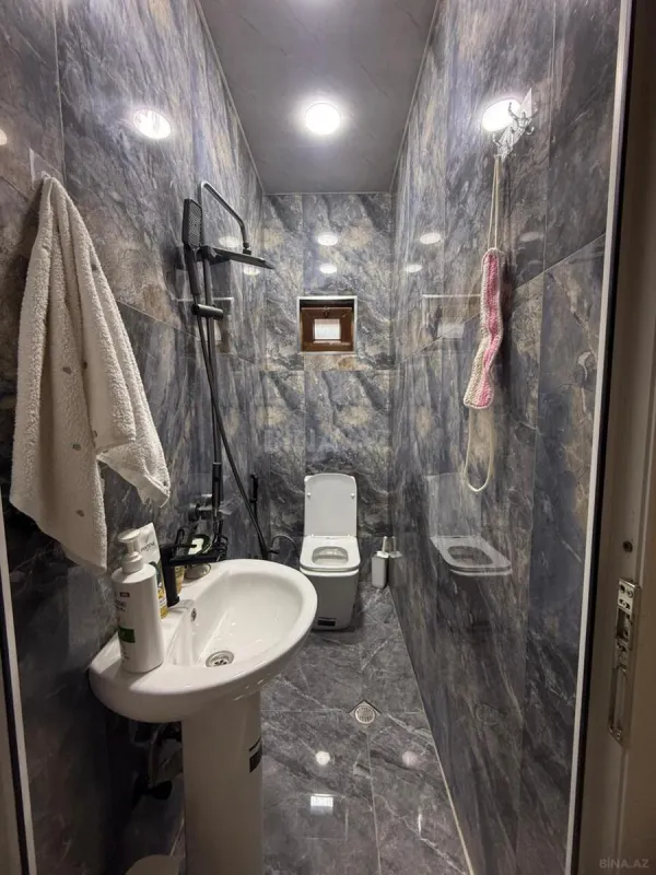 Satılır 5 otaqlı həyət evi 208 m²