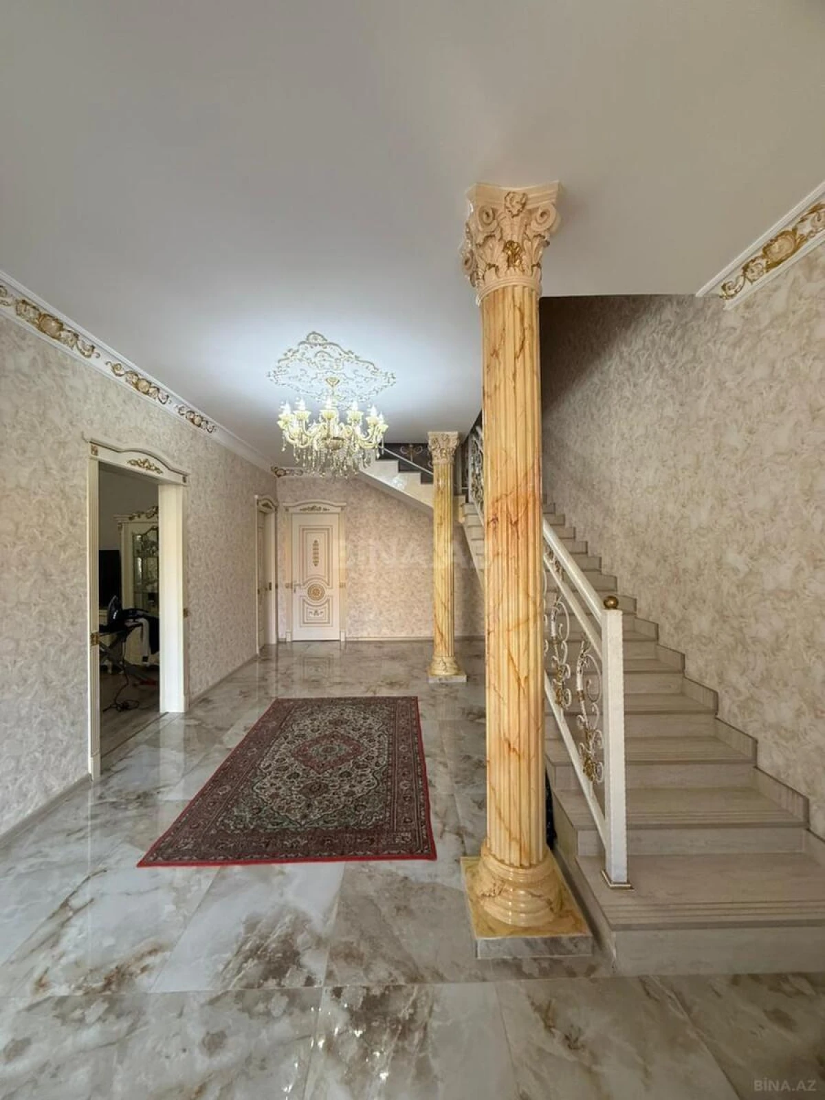 Satılır 5 otaqlı həyət evi 208 m²