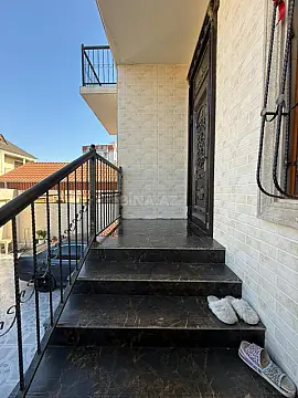 Satılır 5 otaqlı həyət evi 208 m²