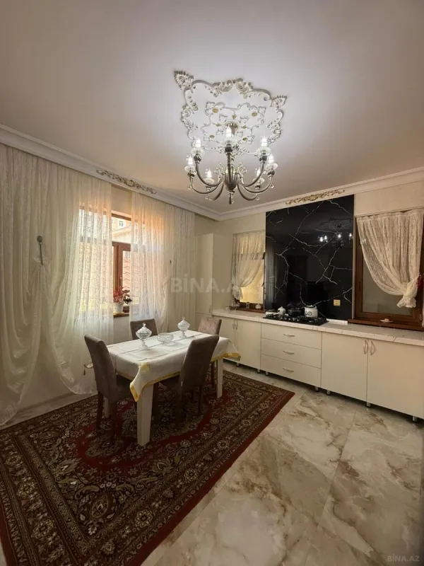 Satılır 5 otaqlı həyət evi 208 m²