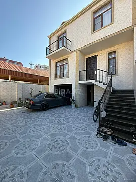 Satılır 5 otaqlı həyət evi 208 m²