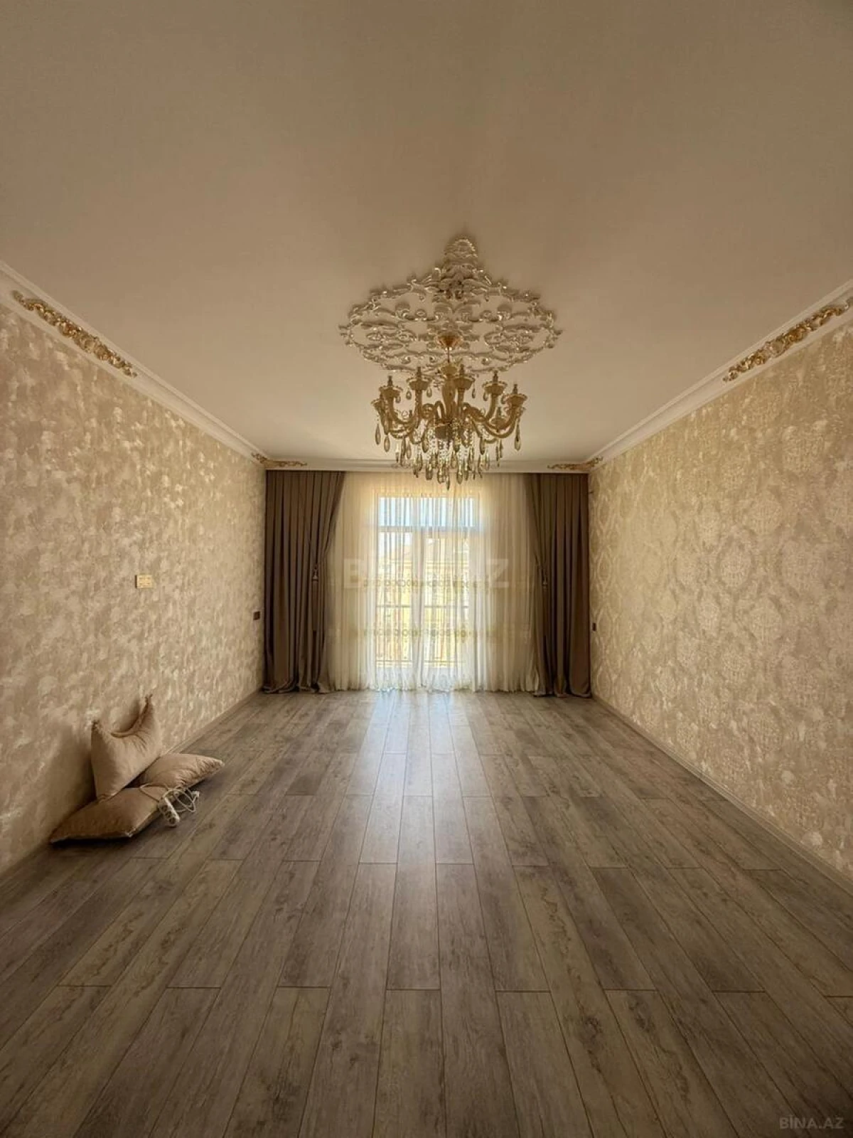 Satılır 5 otaqlı həyət evi 208 m²