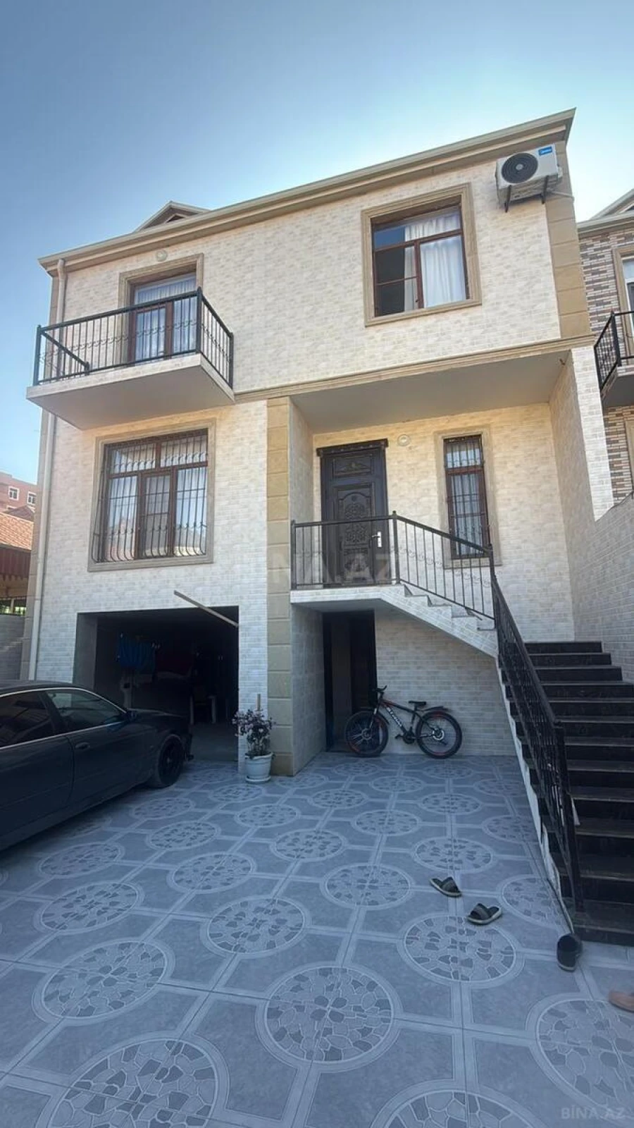 Satılır 5 otaqlı həyət evi 208 m²