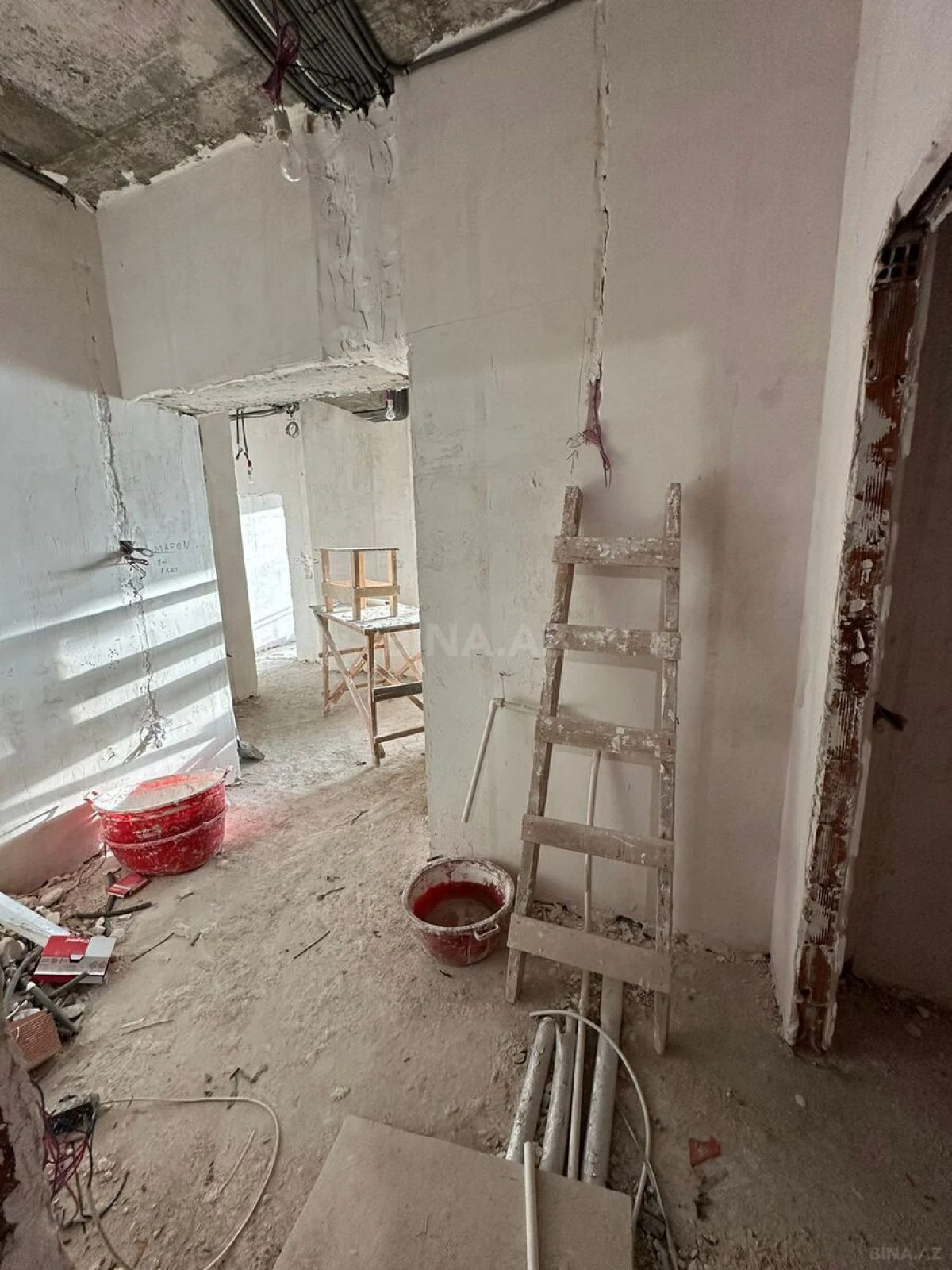 Satılır 3 otaqlı mənzil 112 m²