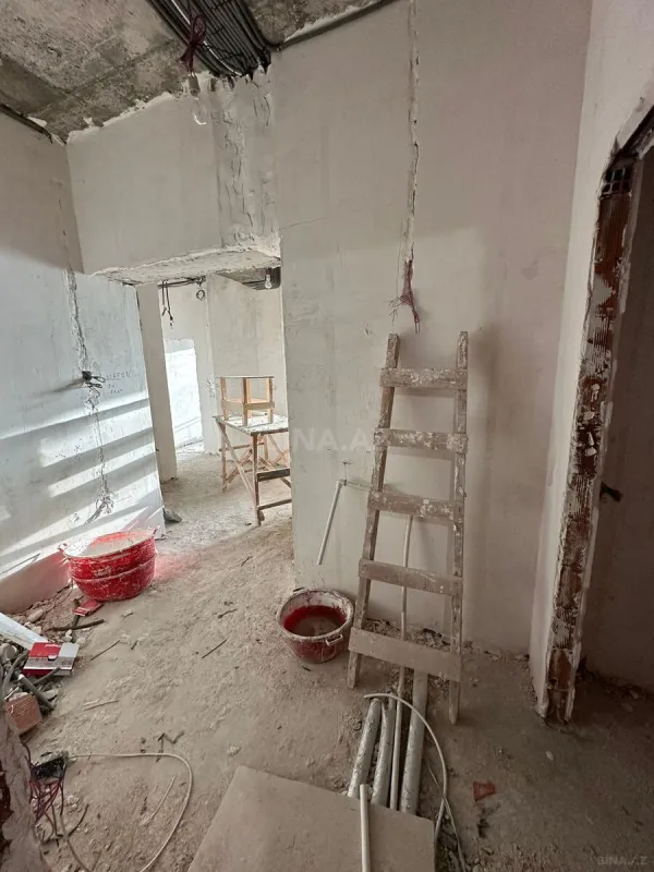 Satılır 3 otaqlı mənzil 112 m²