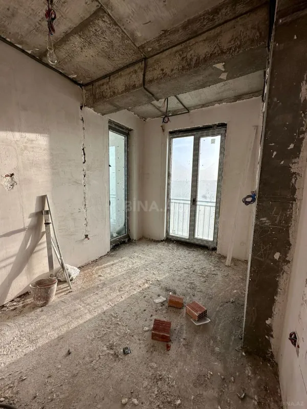 Satılır 3 otaqlı mənzil 112 m²