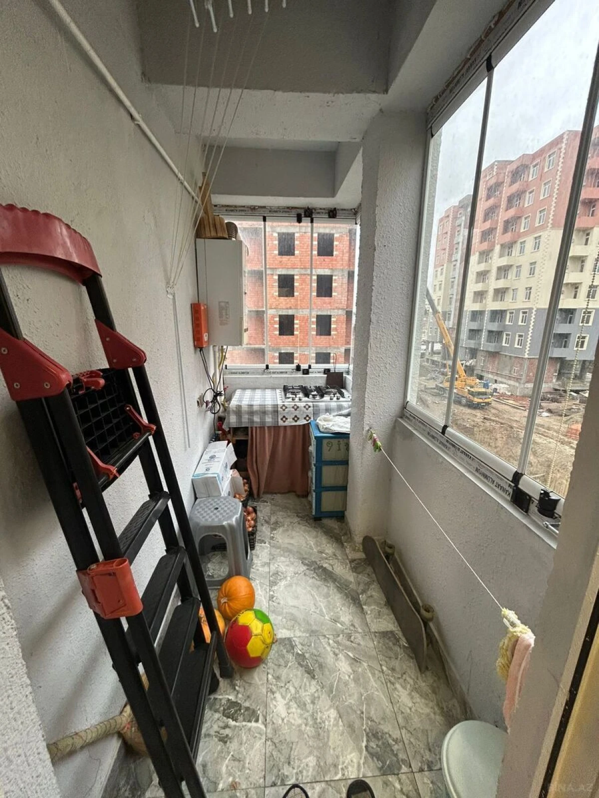 Satılır 3 otaqlı mənzil 81.5 m²