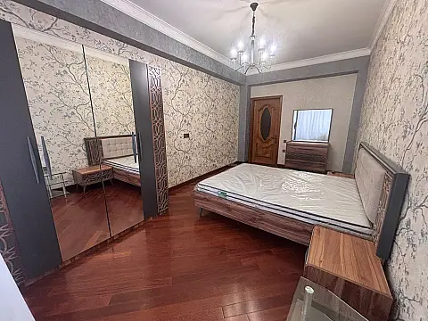 Satılır 3 otaqlı mənzil 114 m²
