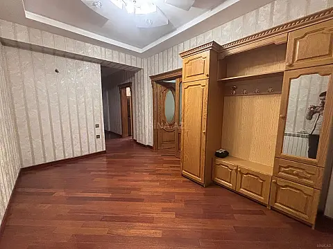 Satılır 3 otaqlı mənzil 114 m²