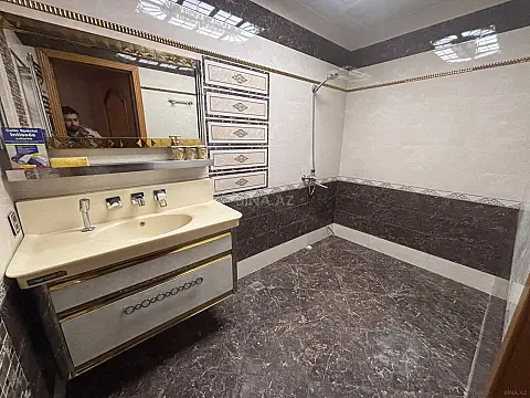 Satılır 3 otaqlı mənzil 114 m²