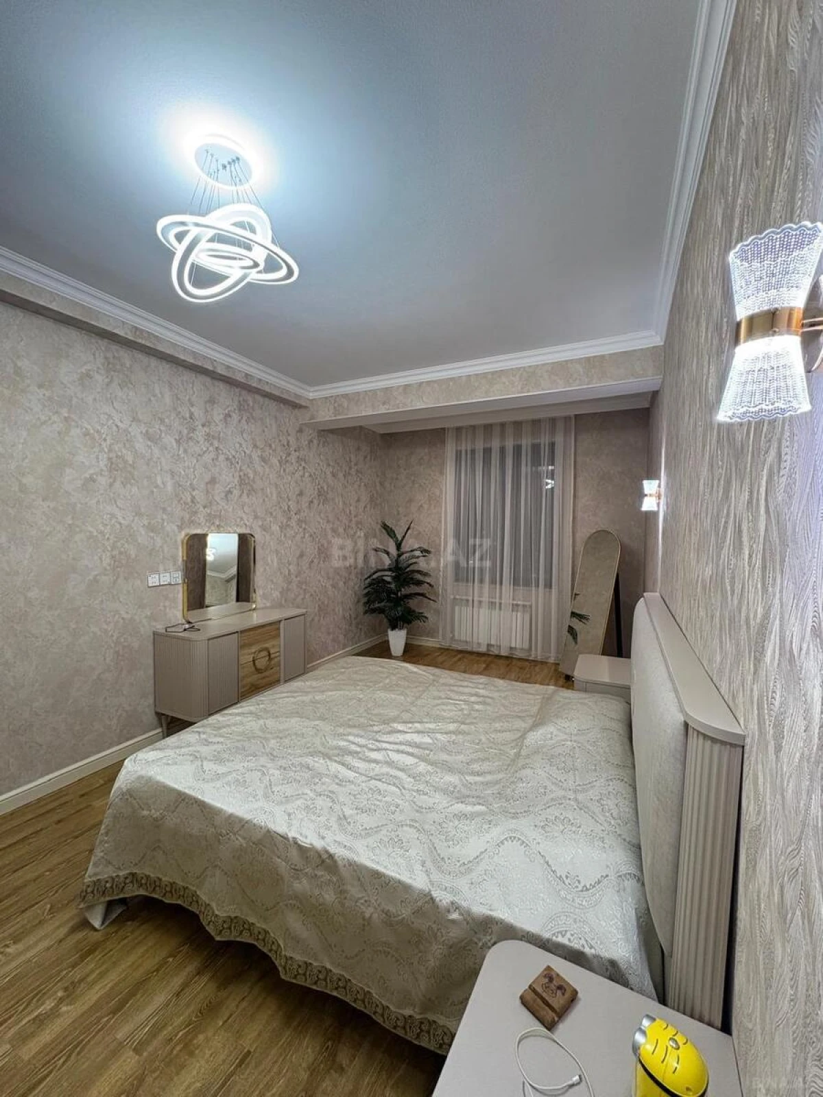 Kirayə verilir 2 otaqlı mənzil 95 m²
