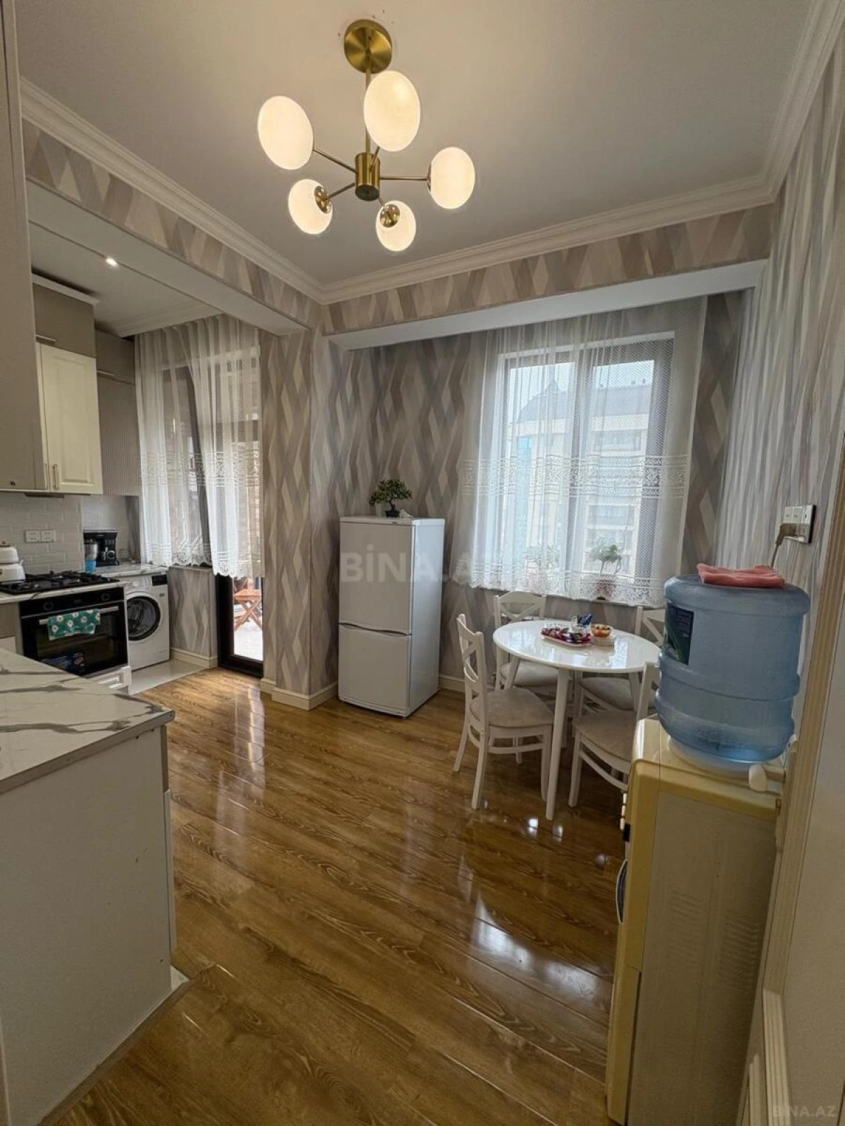 Kirayə verilir 2 otaqlı mənzil 95 m²