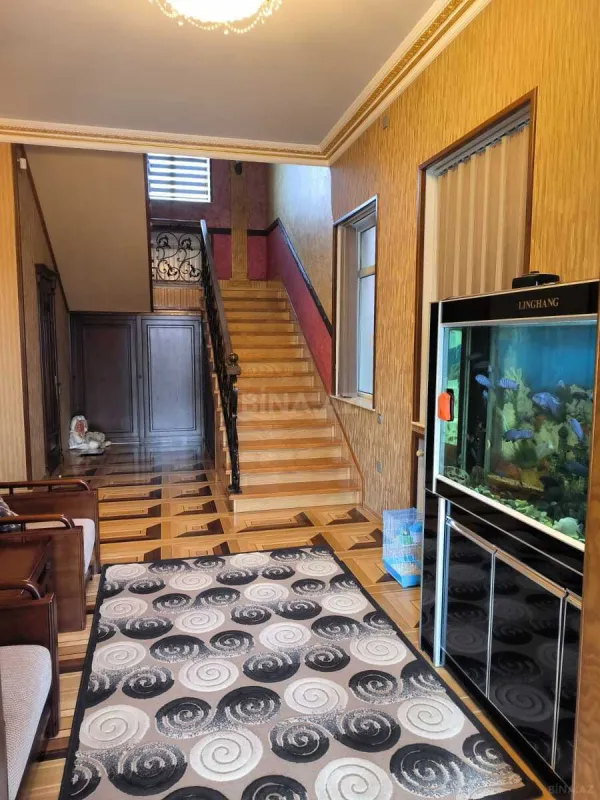 Satılır 6 otaqlı həyət evi 385 m²